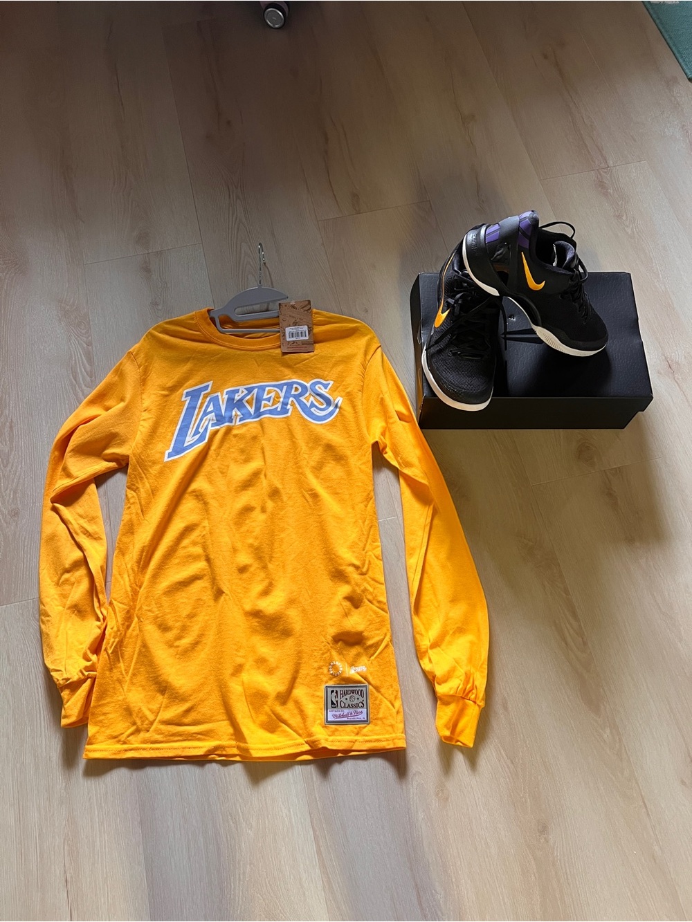 BUNDLE Deal Kobe 8 proto size 9 and long sleeve